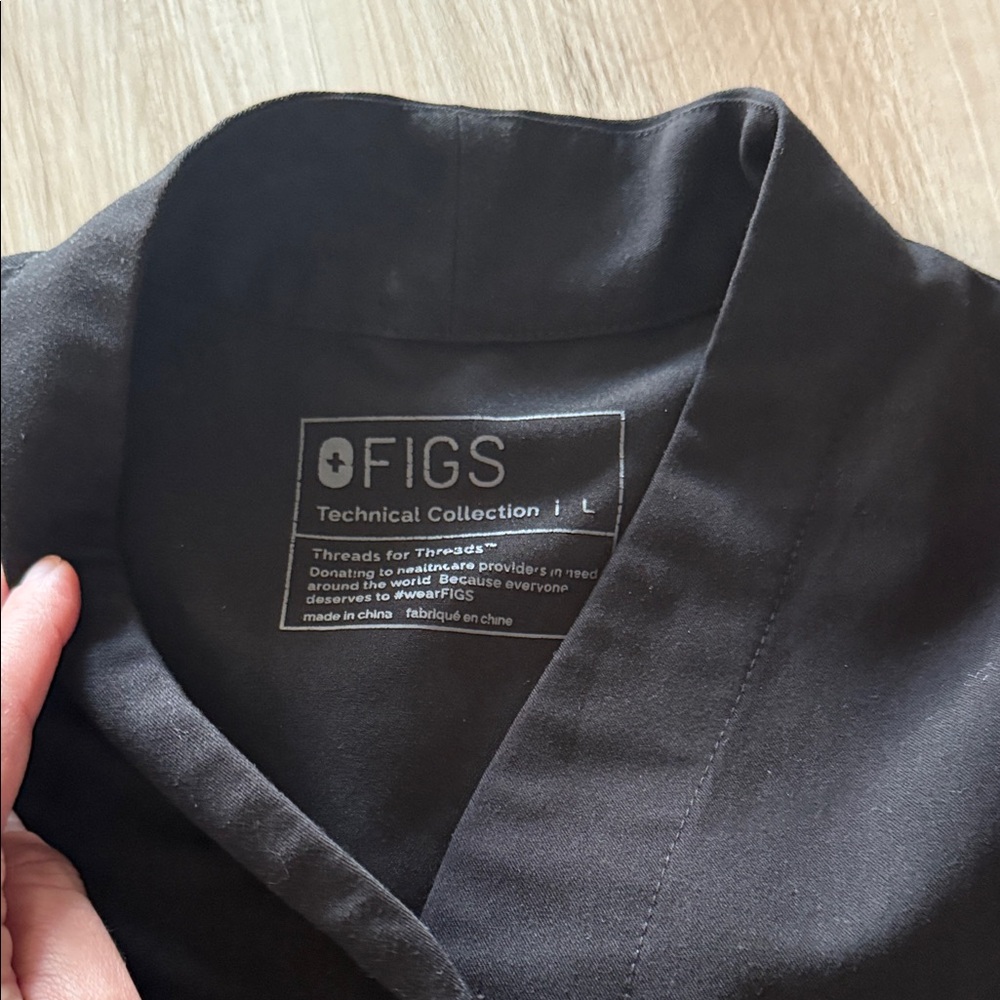 Figs Suswe Black Button Down Scrub Top - Picture 4 of 5